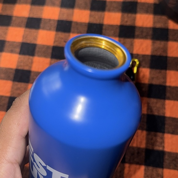 BEST BUY METAL ROYAL BLUE WATER BOTTLE WITH TWIST CAP & HOOK - Picture 4 of 6